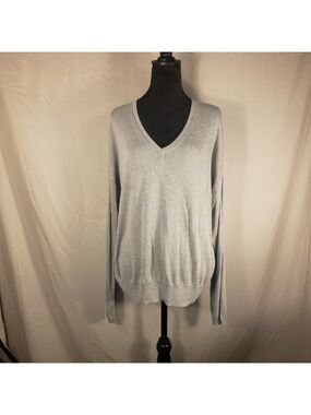 The Limited Soft Gray V-Neck Sweater - XL